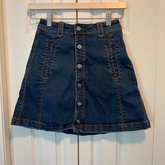 Bebe size 2 denim skirt - Picture 2 of 13